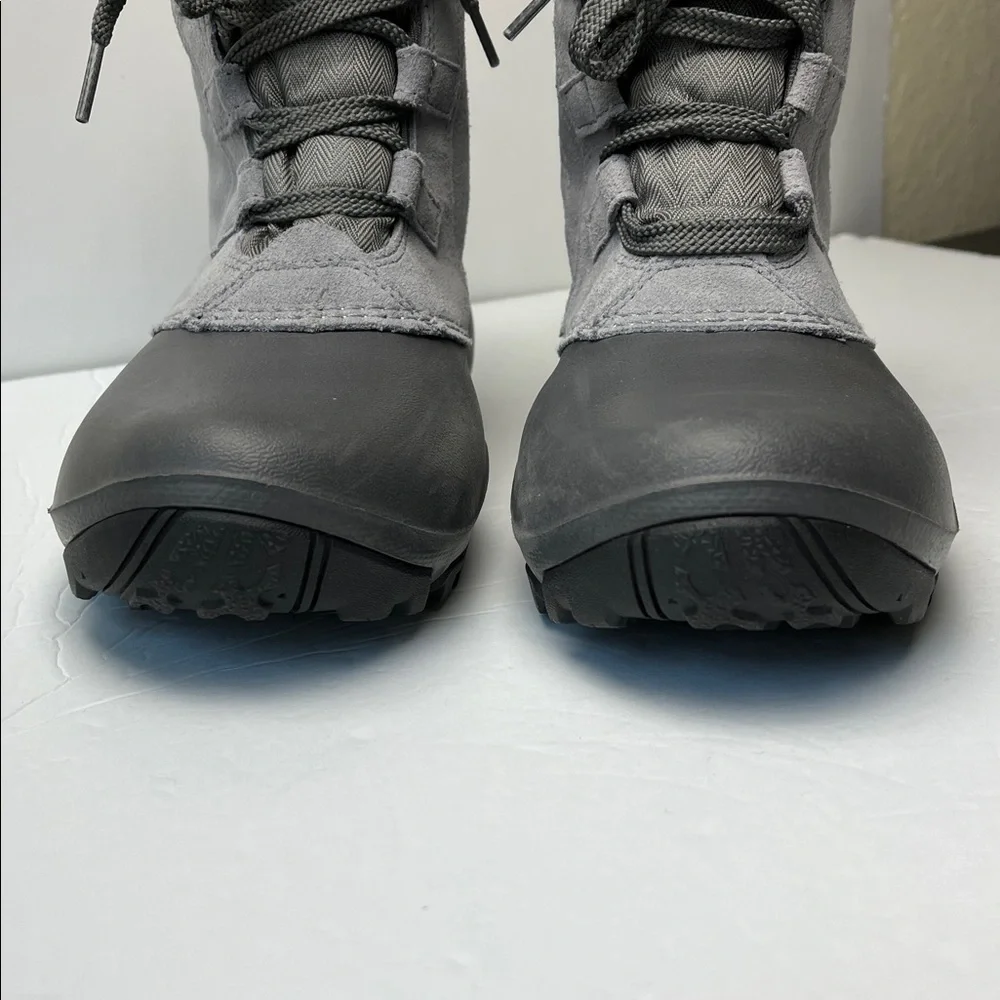 Columbia Women's Sierra Summette Shorty Waterproof Winter Boots Sz 8